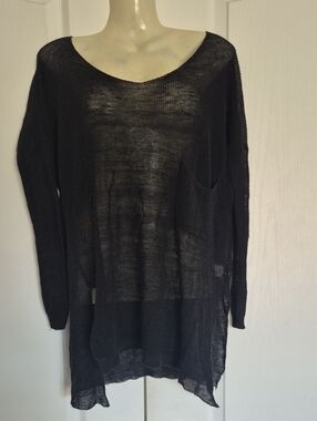 Women's Black Lightweight V-Neck Pocket Sweater